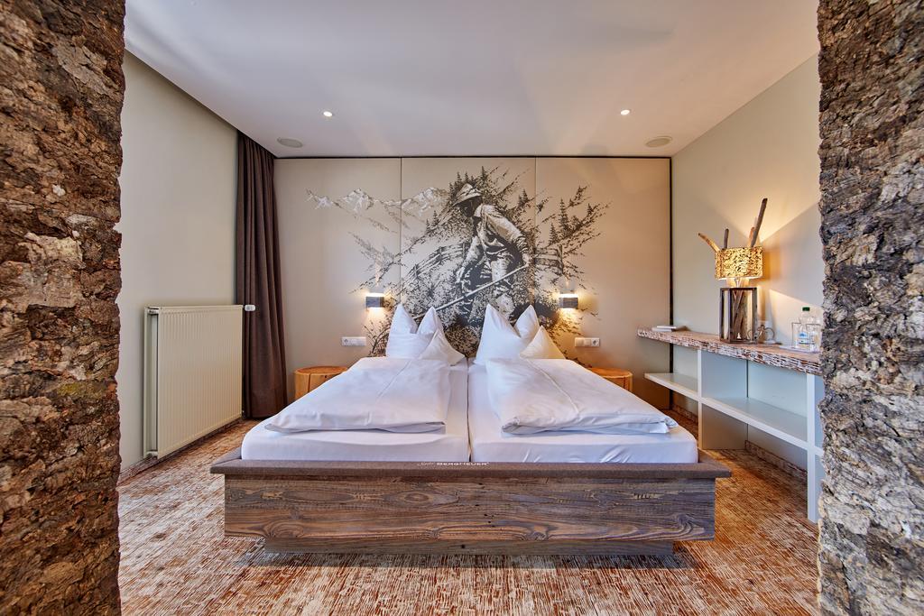 Landhotel Zum Bad Krün Zewnętrze zdjęcie